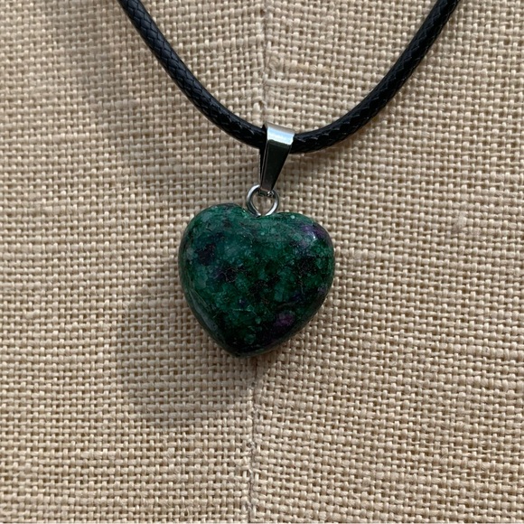 Handmade Genuine Stone Heart Amulet Necklace - Picture 2 of 15